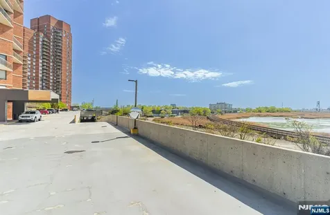 831 Harmon Cove Tower Secaucus NJ 07094