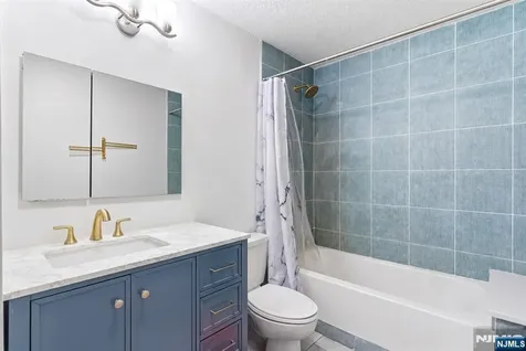 831 Harmon Cove Tower Secaucus NJ 07094