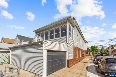 59 Locust Avenue Wallington NJ 07057