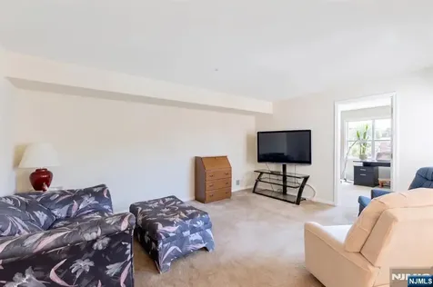 81 Park Edge Berkeley Heights NJ 07922