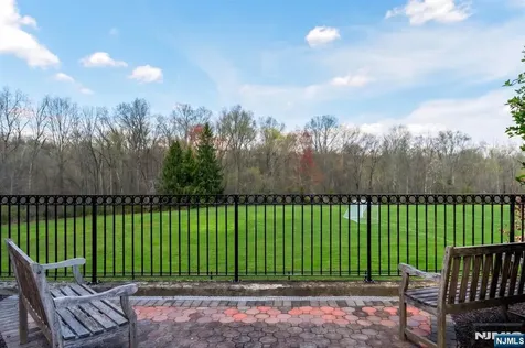 81 Park Edge Berkeley Heights NJ 07922