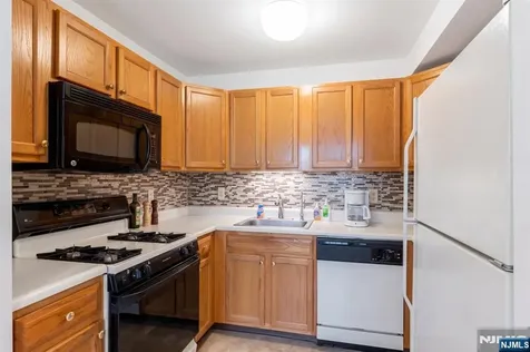 81 Park Edge Berkeley Heights NJ 07922