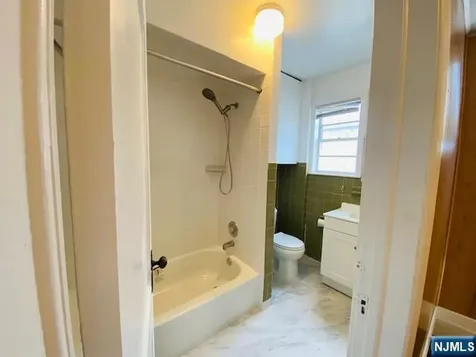 264 4th Street Palisades Park NJ 07650