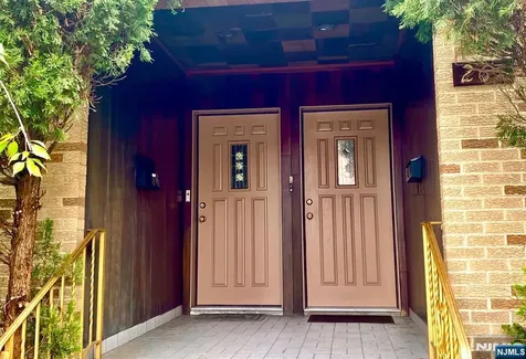 264 4th Street Palisades Park NJ 07650