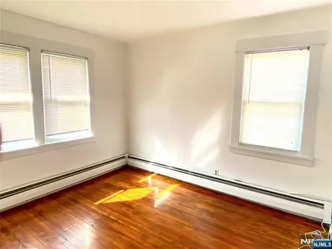 264 4th Street Palisades Park NJ 07650