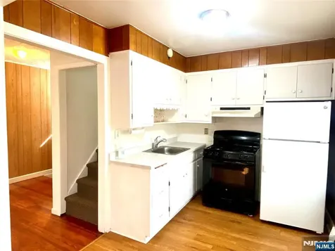 264 4th Street Palisades Park NJ 07650