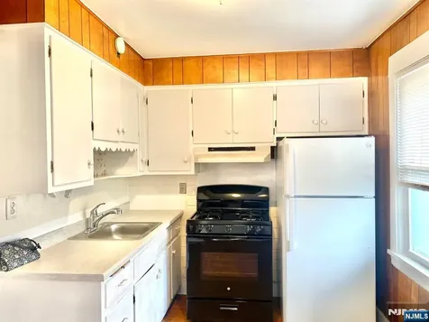 264 4th Street Palisades Park NJ 07650