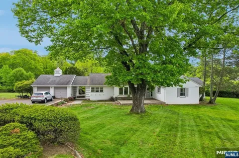 6 Saw Mill Road North Haledon NJ 07508