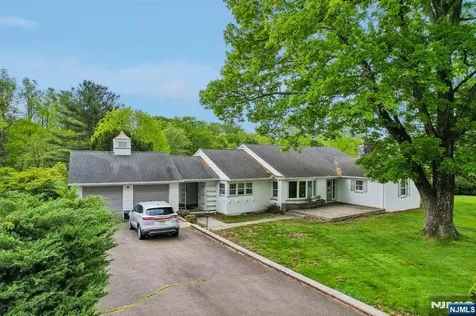 6 Saw Mill Road North Haledon NJ 07508