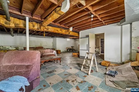6 Saw Mill Road North Haledon NJ 07508