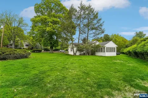 6 Saw Mill Road North Haledon NJ 07508