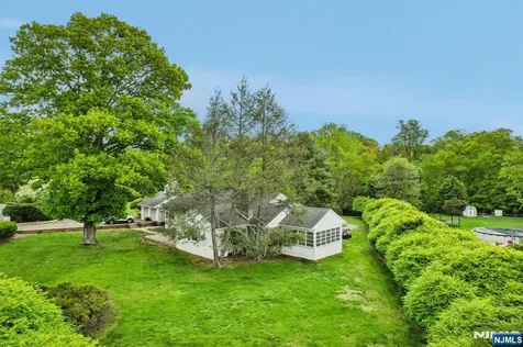 6 Saw Mill Road North Haledon NJ 07508