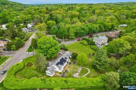 6 Saw Mill Road North Haledon NJ 07508