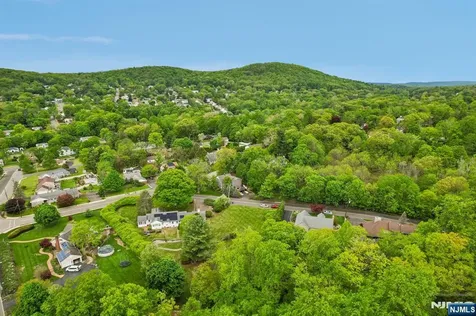 6 Saw Mill Road North Haledon NJ 07508
