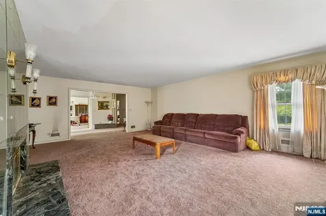 6 Saw Mill Road North Haledon NJ 07508