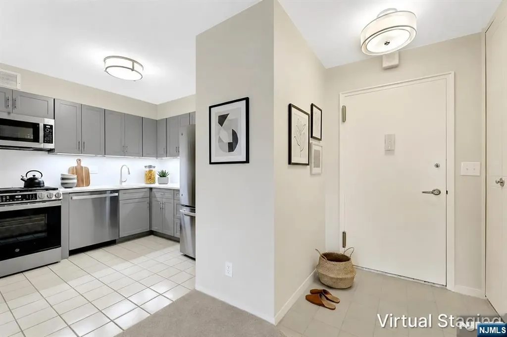 2000 Linwood Fort Lee NJ 07024