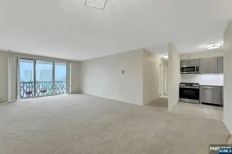 2000 Linwood Fort Lee NJ 07024