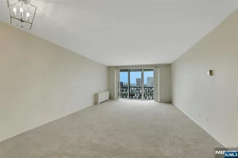 2000 Linwood Fort Lee NJ 07024