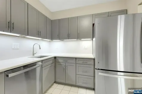 2000 Linwood Fort Lee NJ 07024