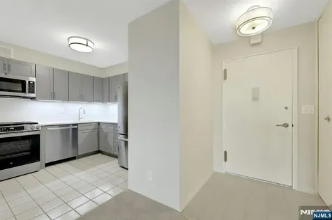 2000 Linwood Fort Lee NJ 07024