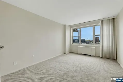 2000 Linwood Fort Lee NJ 07024