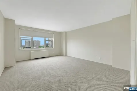 2000 Linwood Fort Lee NJ 07024