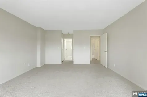 2000 Linwood Fort Lee NJ 07024