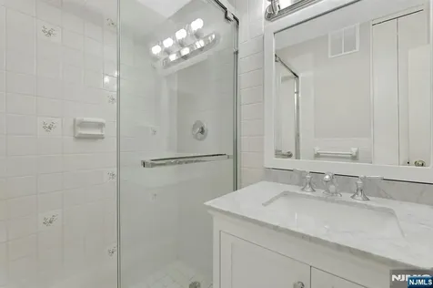 2000 Linwood Fort Lee NJ 07024