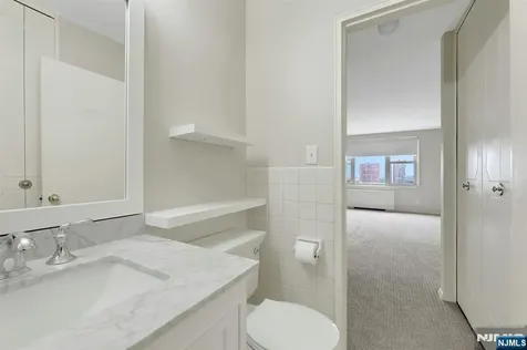 2000 Linwood Fort Lee NJ 07024