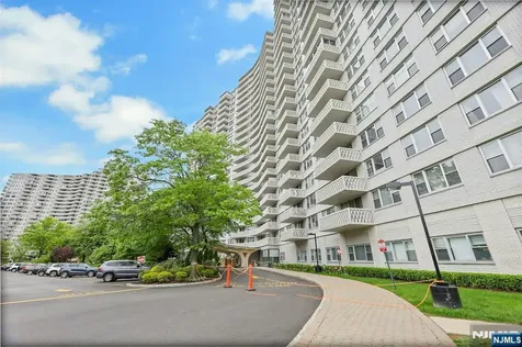 2000 Linwood Fort Lee NJ 07024