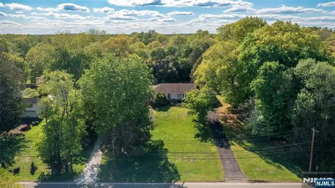 1027 Westwood Avenue Old Tappan NJ 07675