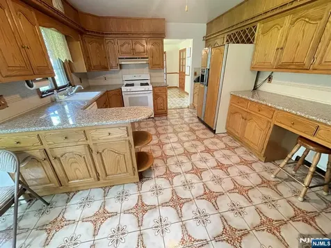 1027 Westwood Avenue Old Tappan NJ 07675