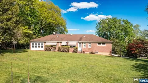 1027 Westwood Avenue Old Tappan NJ 07675