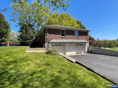 1027 Westwood Avenue Old Tappan NJ 07675