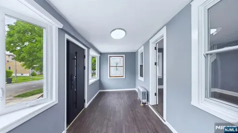 71 Leslie Street East Orange NJ 07017