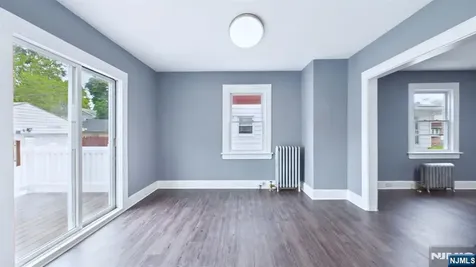 71 Leslie Street East Orange NJ 07017