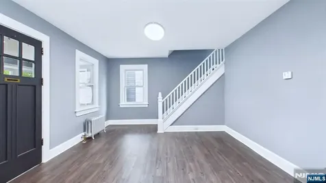 71 Leslie Street East Orange NJ 07017
