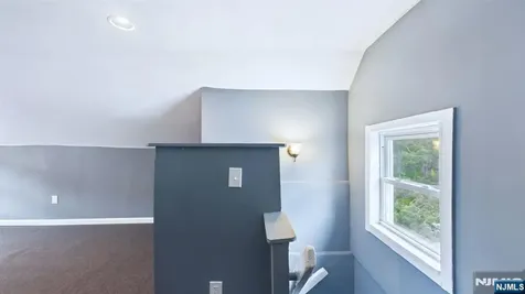 71 Leslie Street East Orange NJ 07017