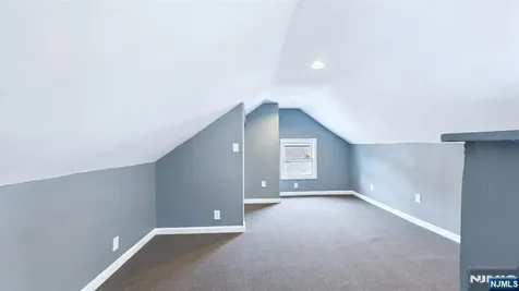 71 Leslie Street East Orange NJ 07017