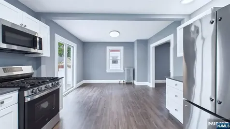 71 Leslie Street East Orange NJ 07017