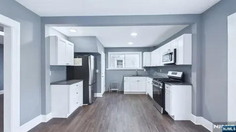 71 Leslie Street East Orange NJ 07017