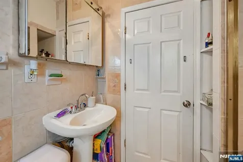 225 Palmer Street Elizabeth NJ 07202
