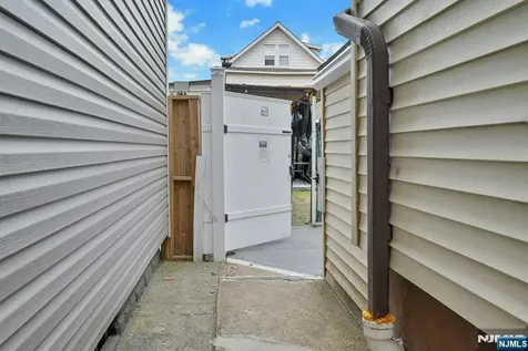 225 Palmer Street Elizabeth NJ 07202