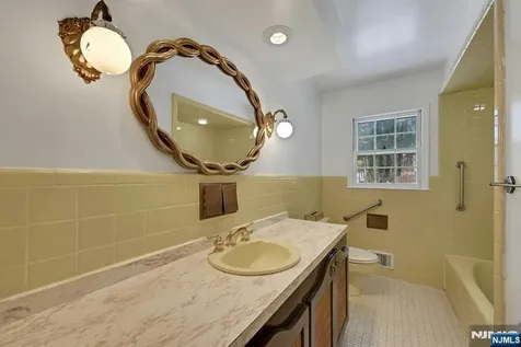 229 Allison Court Englewood NJ 07631