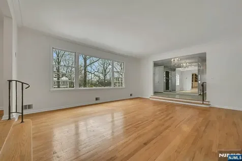 229 Allison Court Englewood NJ 07631