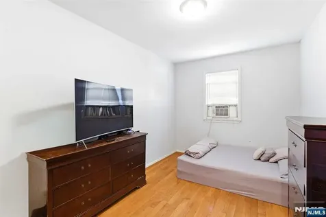 161 Seaview Avenue Jersey City NJ 07305
