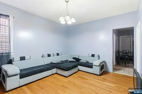 161 Seaview Avenue Jersey City NJ 07305