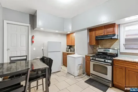 161 Seaview Avenue Jersey City NJ 07305