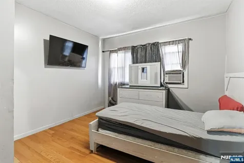161 Seaview Avenue Jersey City NJ 07305