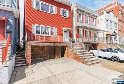 161 Seaview Avenue Jersey City NJ 07305